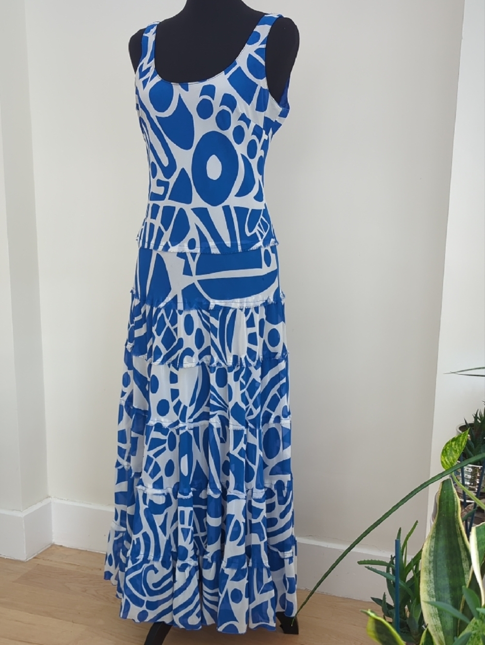 Jones New York Blue White Abstract Geometric Tiered Ruffle Maxi Dress SIZE 6